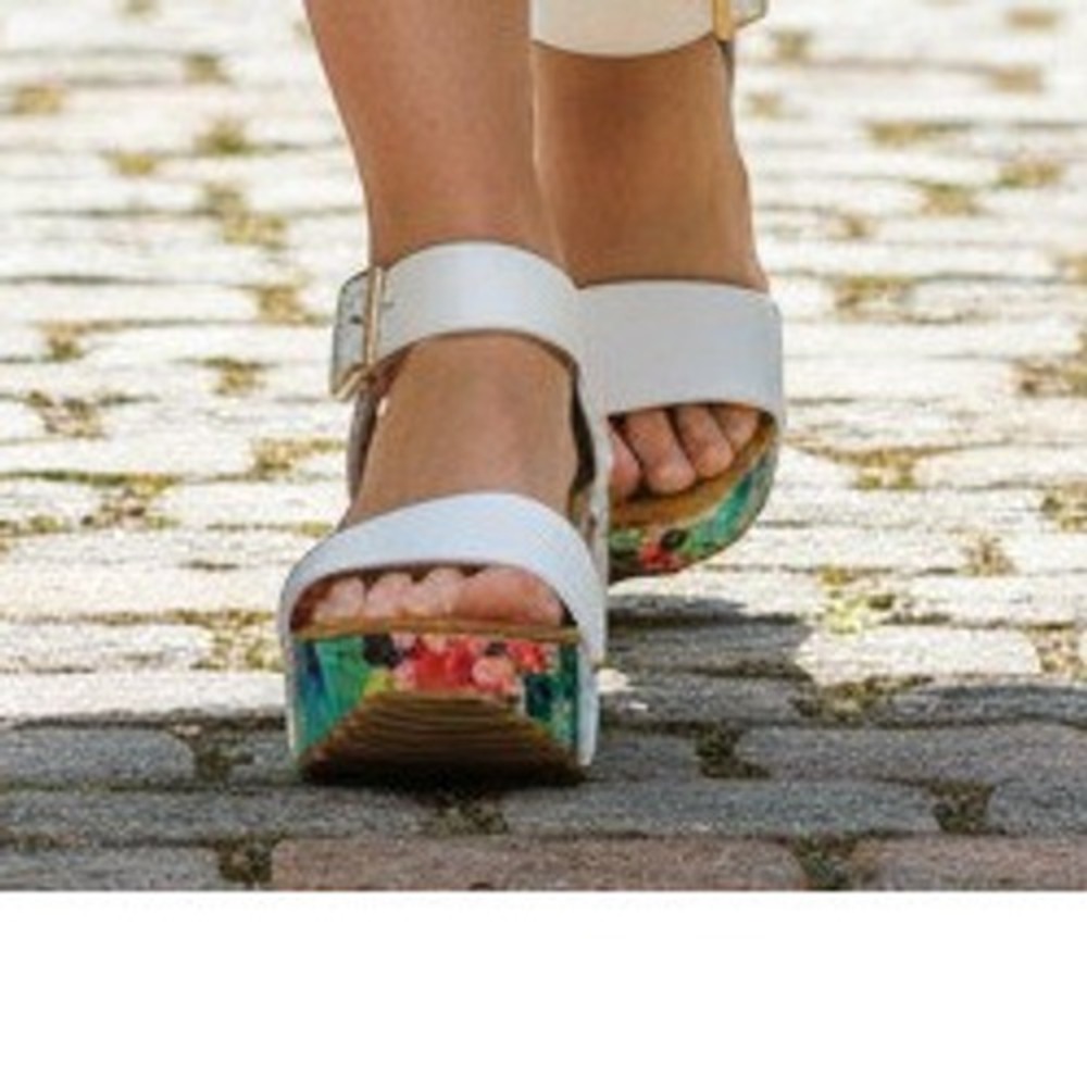 Womens Comfort Wedge‎ Sandals Size 9 Platform Slip On Lightweight New